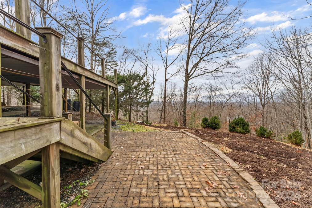 3595 High Peak Mountain Rd Valdese, NC 28690