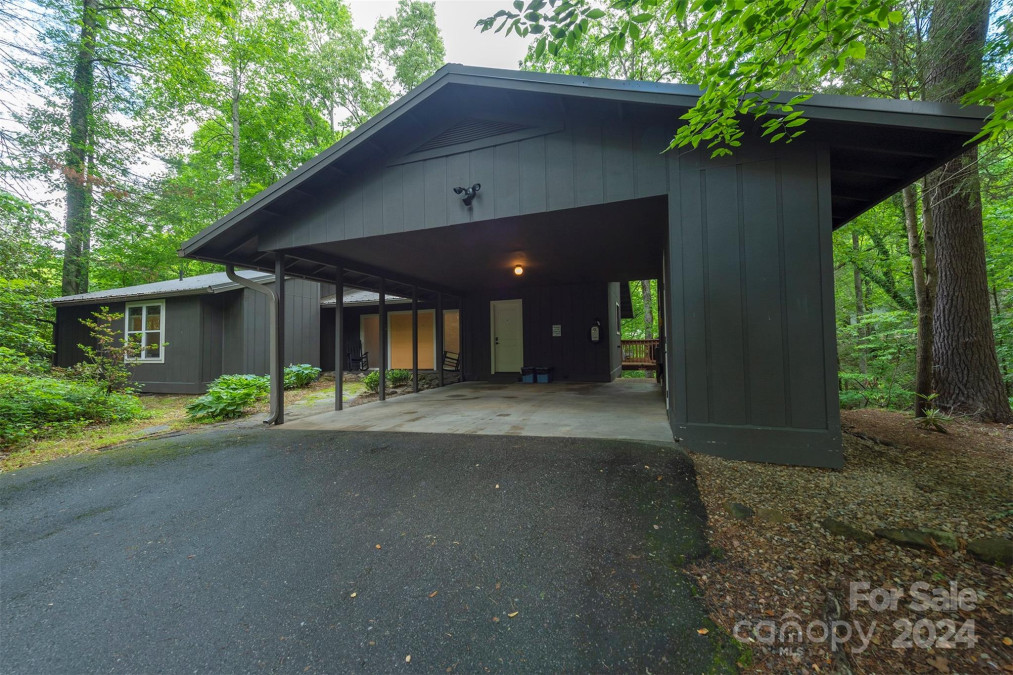 14 Holly Ridge Rd Pisgah Forest, NC 28768