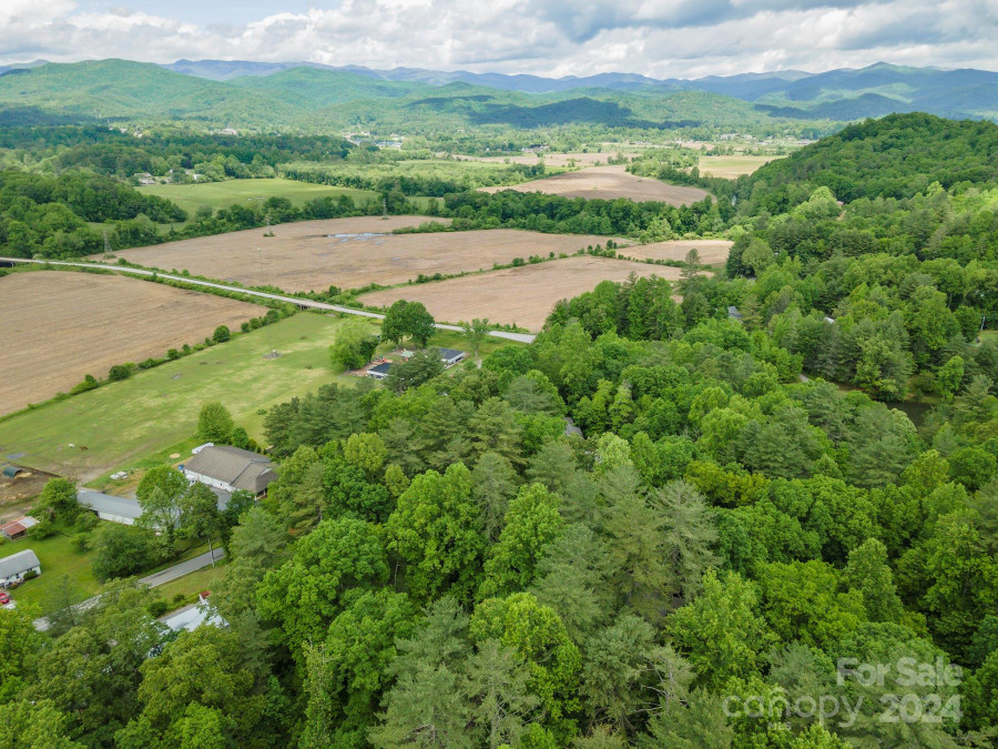 14 Holly Ridge Rd Pisgah Forest, NC 28768