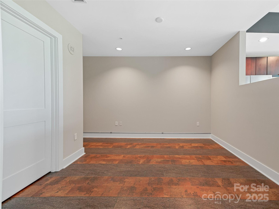 60 Market St Asheville, NC 28801