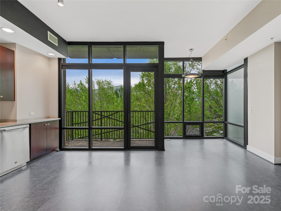 60 Market St Asheville, NC 28801