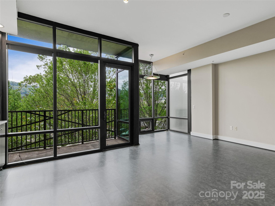60 Market St Asheville, NC 28801