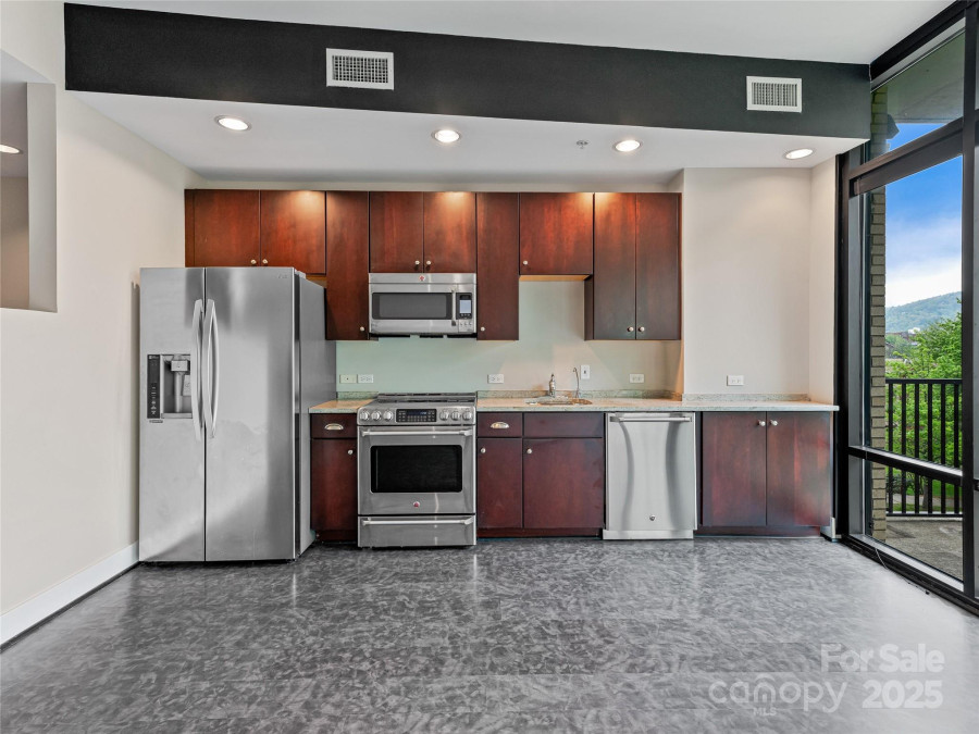 60 Market St Asheville, NC 28801