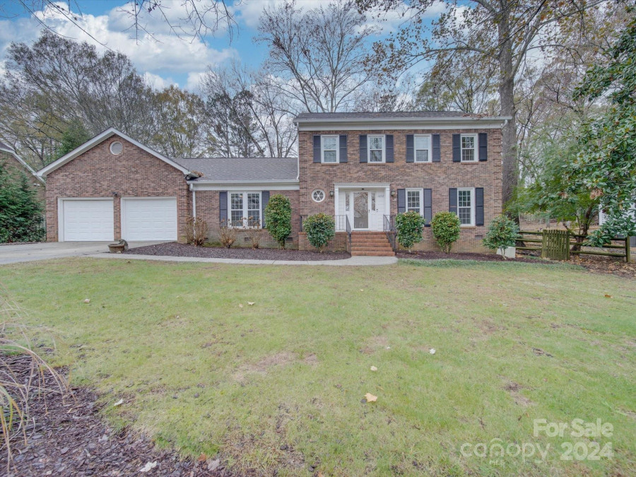 10312 Woodview Cir Charlotte, NC 28277