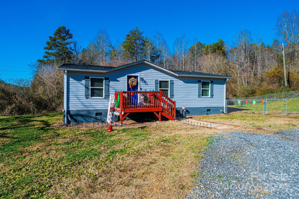 4458 Celia Creek Rd Lenoir, NC 28645