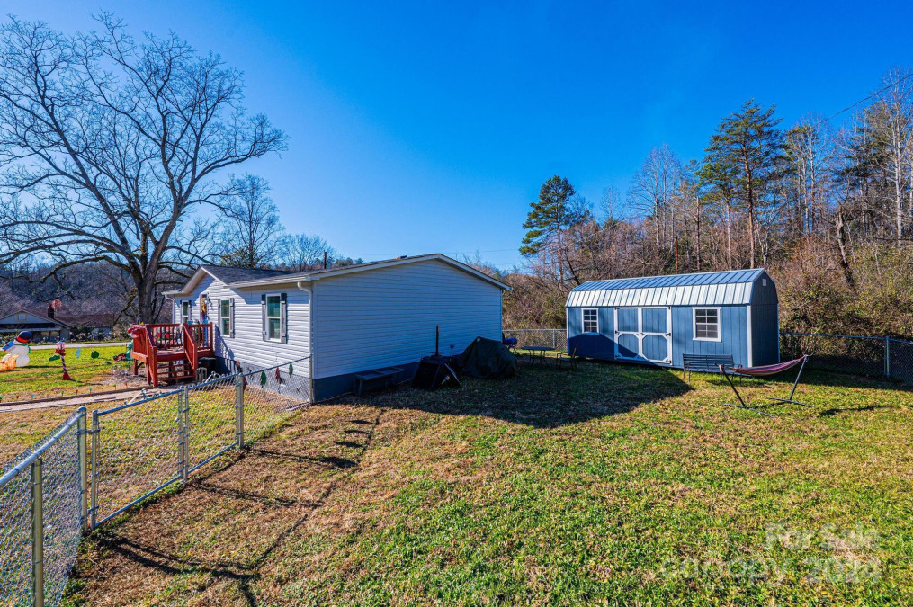 4458 Celia Creek Rd Lenoir, NC 28645