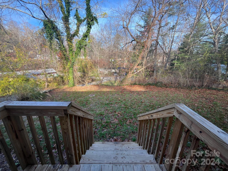 618 Piney Ridge Dr Hendersonville, NC 28791