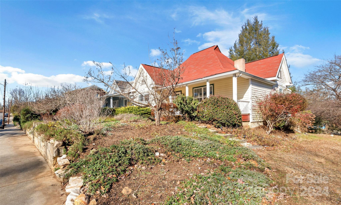 62 Annandale Ave Asheville, NC 28801