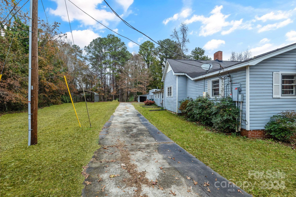 300 Duke St Great Falls, SC 29055