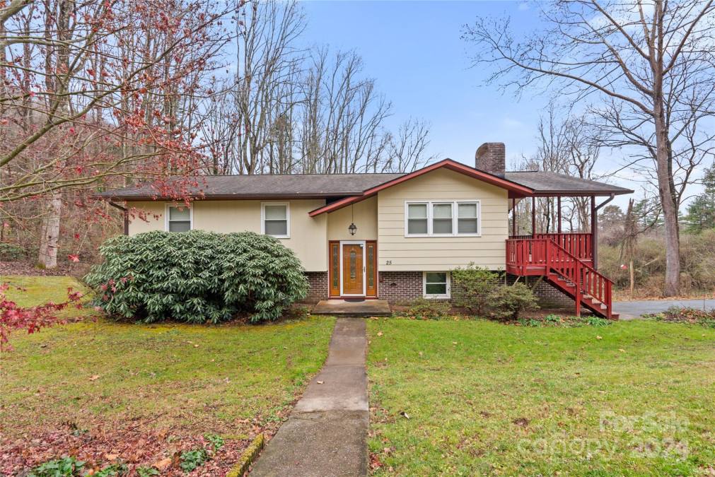 25 Pisgah Shadows Way Hendersonville, NC 28739