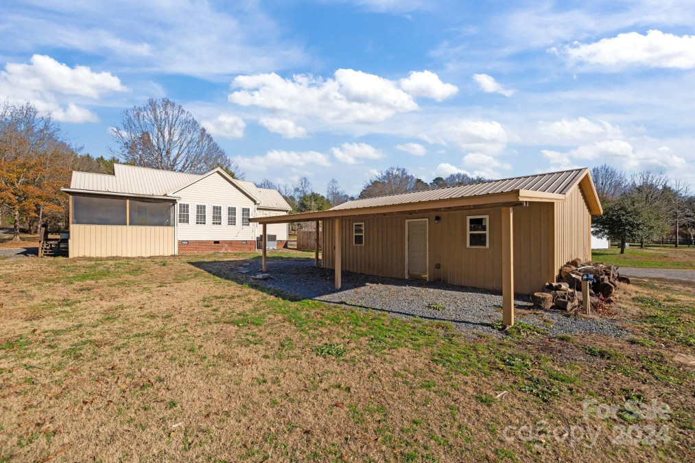 5881 Hidden Oaks Ln Clover, SC 29710