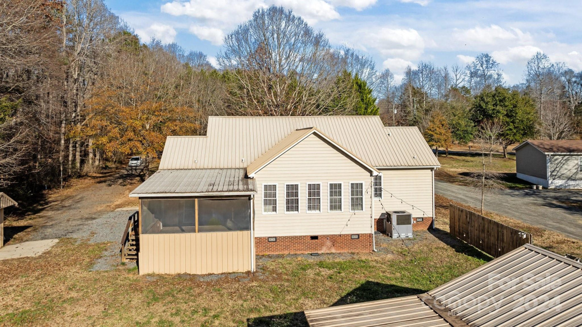 5881 Hidden Oaks Ln Clover, SC 29710