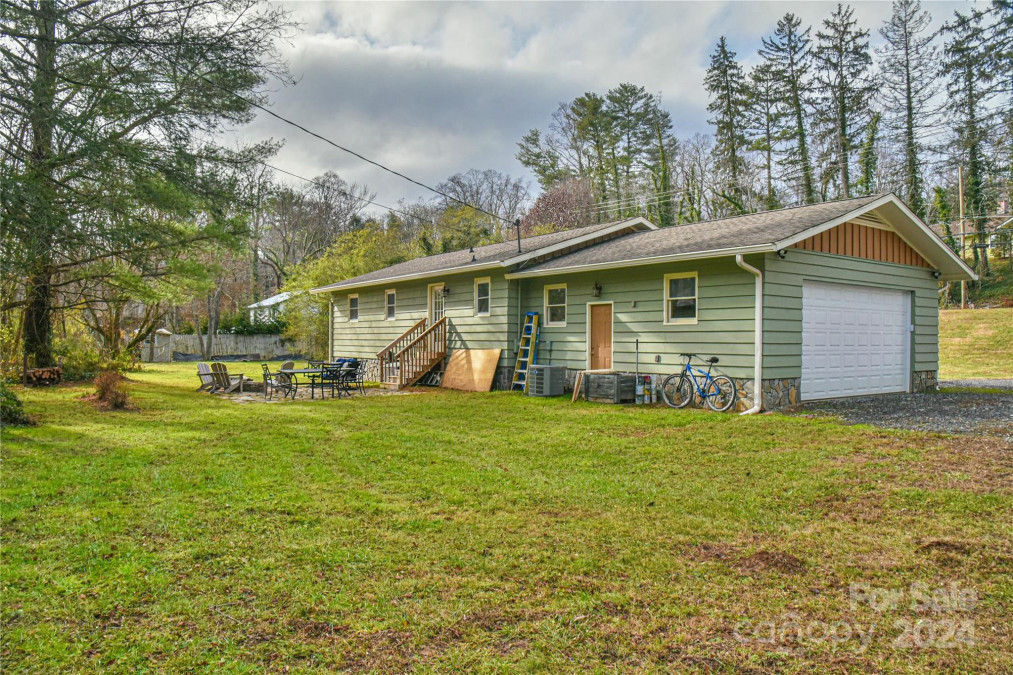 455 New Haw Creek Rd Asheville, NC 28805