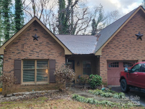 118 Rugby Forest Ln Hendersonville, NC 28791