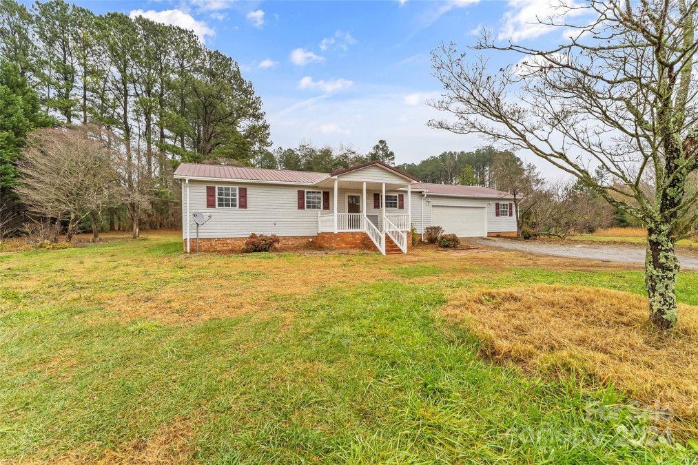 4264 C & B Farm Rd Conover, NC 28613