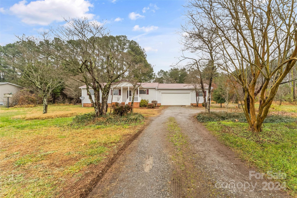 4264 C & B Farm Rd Conover, NC 28613