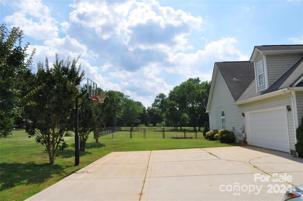 2505 Mintew Cir Lincolnton, NC 28092