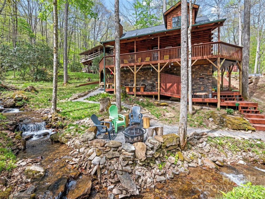 255 Reuben Branch Rd Maggie Valley, NC 28751