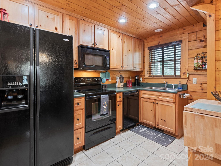 255 Reuben Branch Rd Maggie Valley, NC 28751