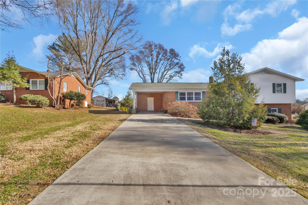 214 Starview Ln Dallas, NC 28034