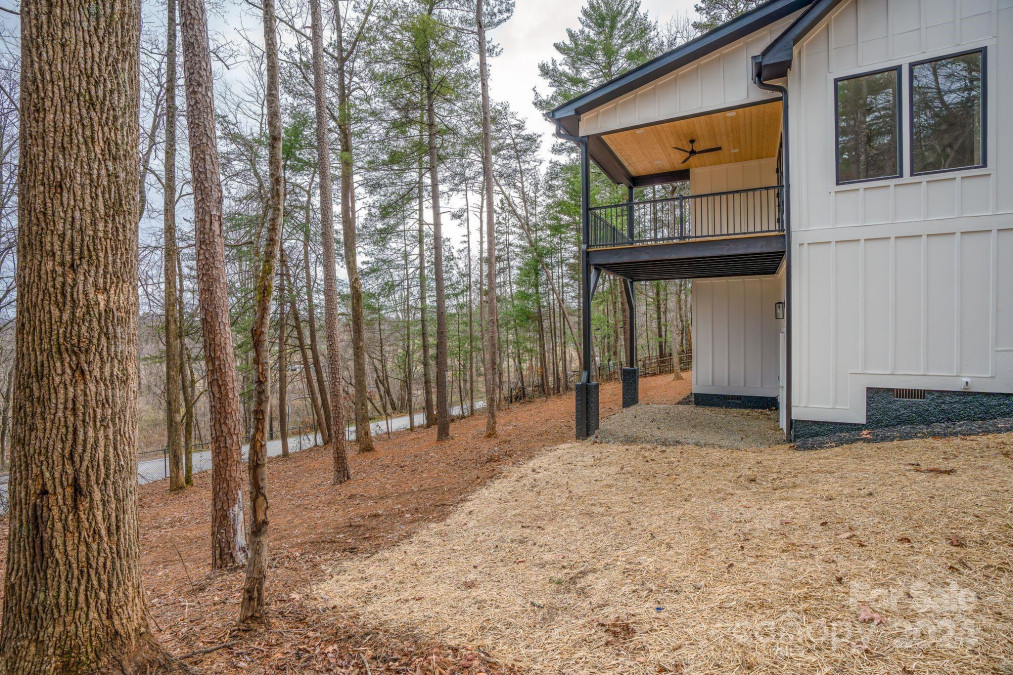 101 Laura Tc Hendersonville, NC 28792