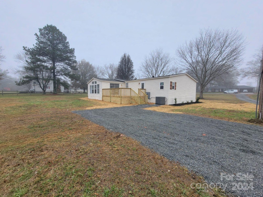 472 Buffalo Shoals Rd Lincolnton, NC 28092