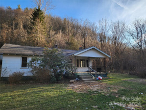 44 Little East Fork Rd Canton, NC 28716