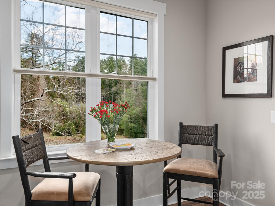 91 Beaumont Dr Hendersonville, NC 28739