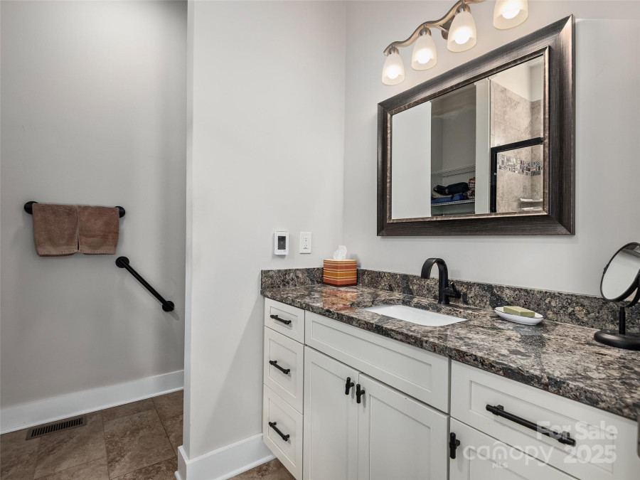 91 Beaumont Dr Hendersonville, NC 28739