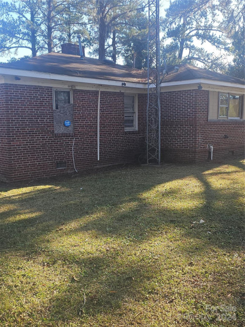 857 Eastland Ave Kingstree, SC 29556