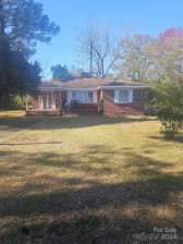 857 Eastland Ave Kingstree, SC 29556