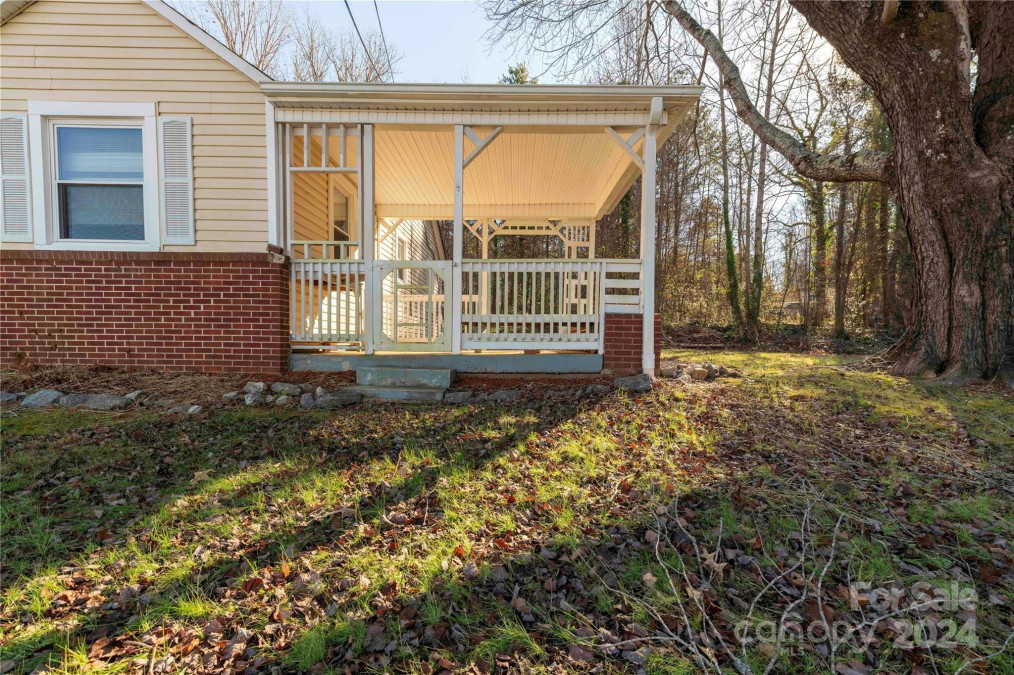 335 Shasta Ln Lenoir, NC 28645