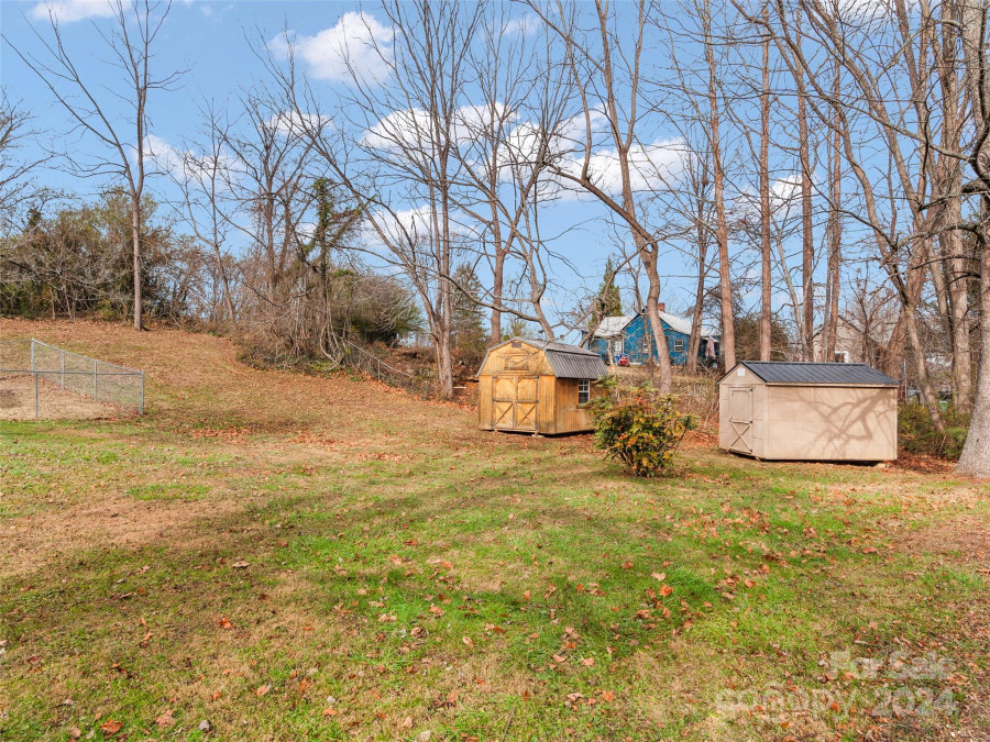 72 Maple St Waynesville, NC 28786