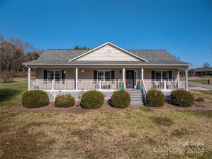 2051 Gary Ln Hickory, NC 28602