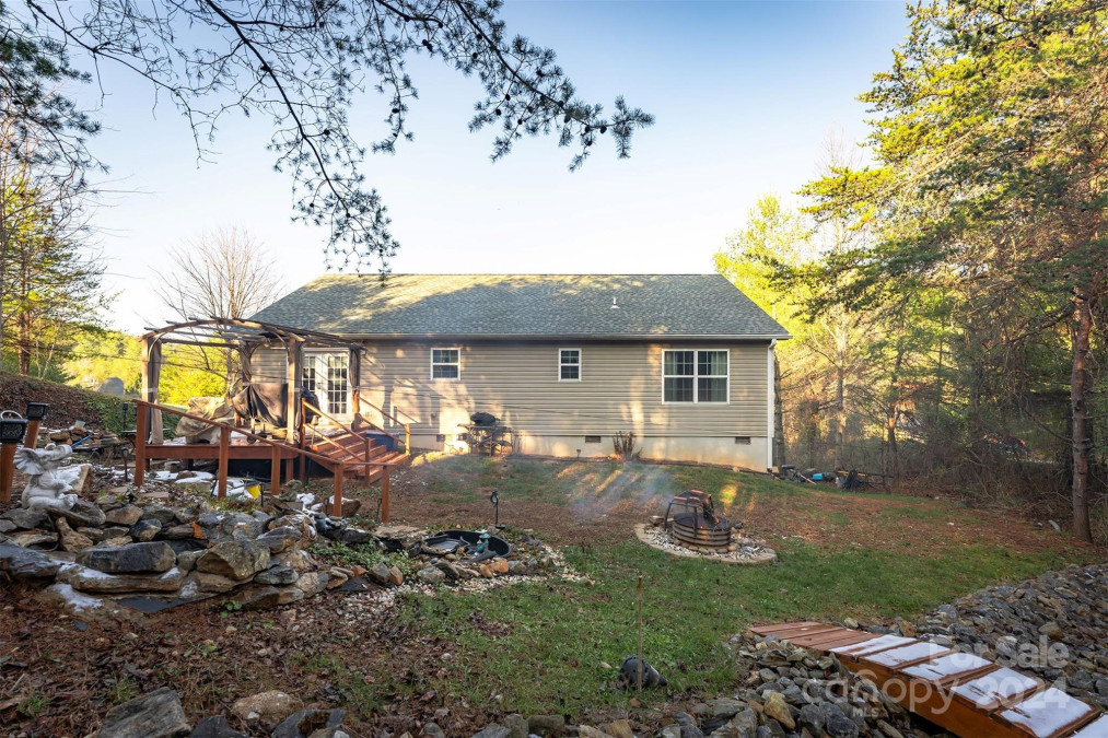 34 Homestead Ridge Rd Weaverville, NC 28787