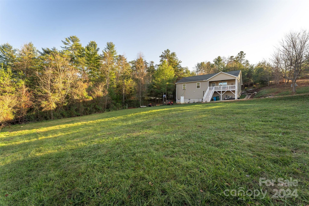 34 Homestead Ridge Rd Weaverville, NC 28787