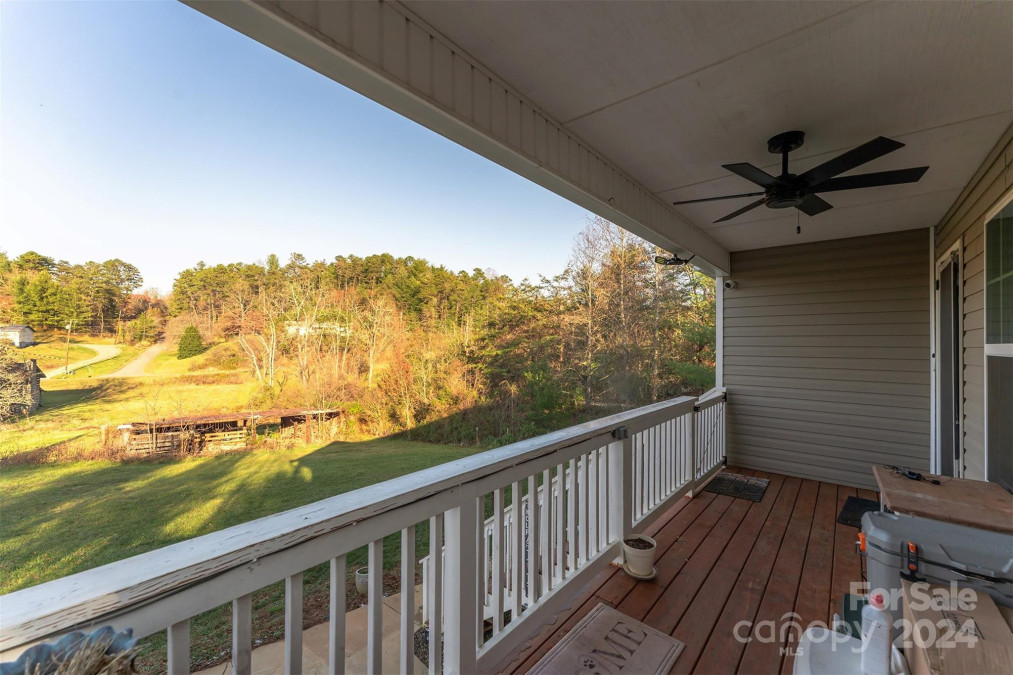 34 Homestead Ridge Rd Weaverville, NC 28787