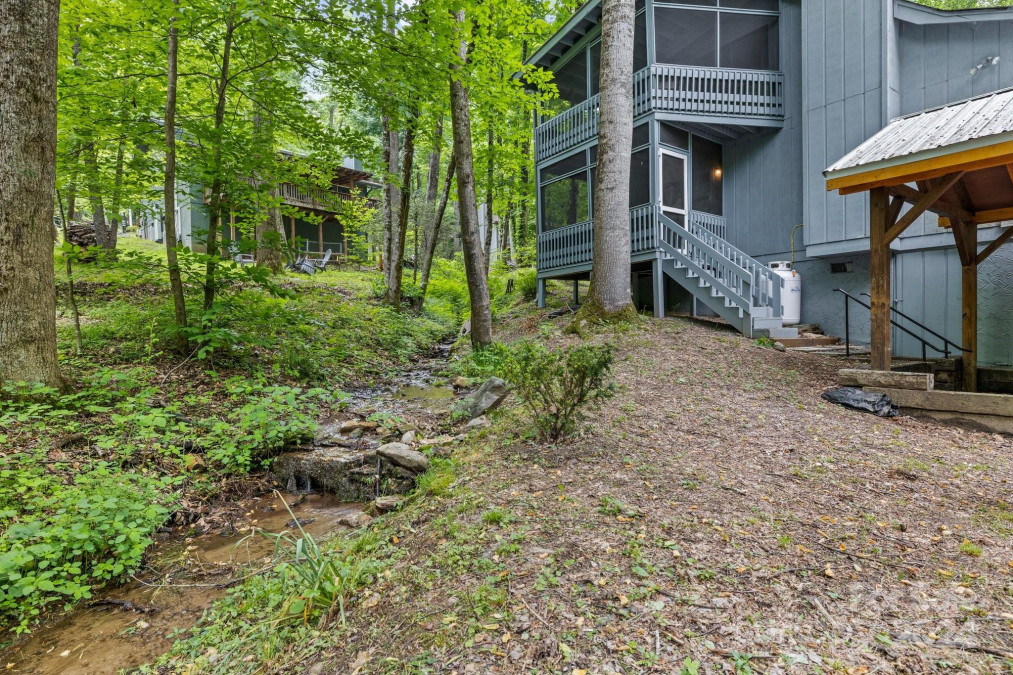 27 Gail Dr Maggie Valley, NC 28751