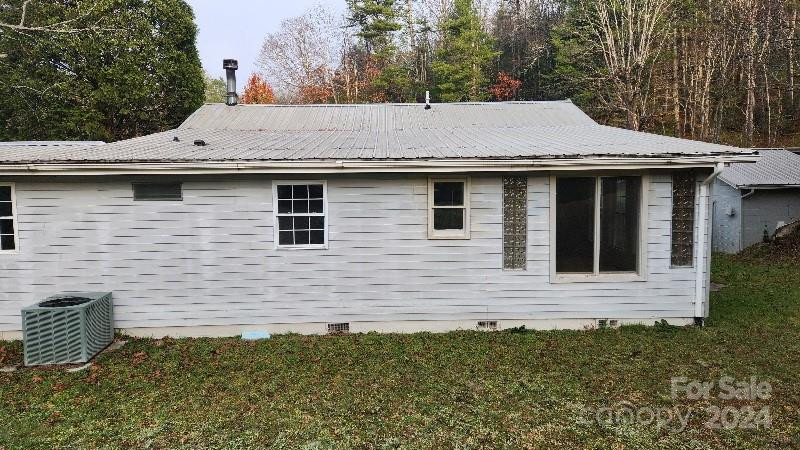 88 Jack Sullins Rd Spruce Pine, NC 28777