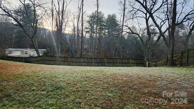 88 Jack Sullins Rd Spruce Pine, NC 28777