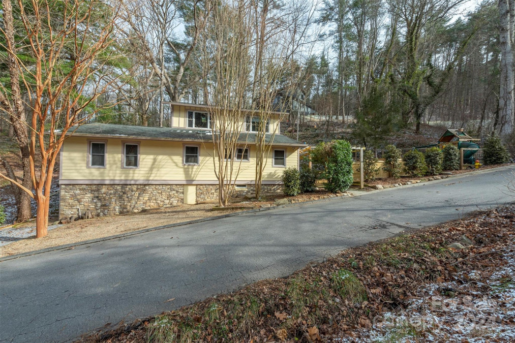 38 Spring Cove Rd Asheville, NC 28804