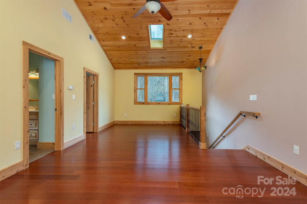 38 Spring Cove Rd Asheville, NC 28804