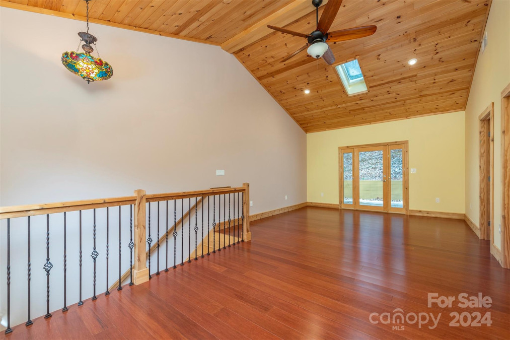 38 Spring Cove Rd Asheville, NC 28804