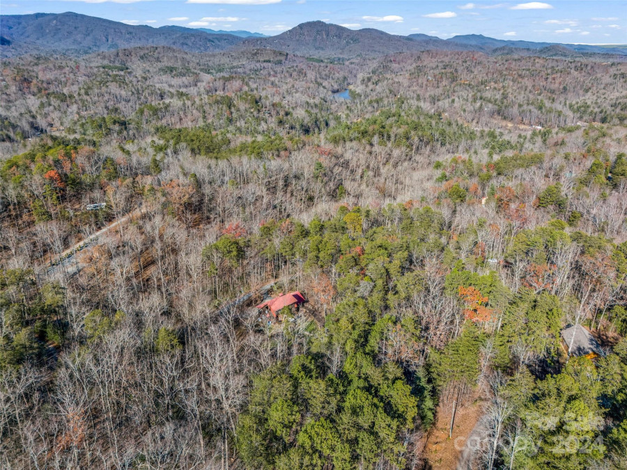 213 Wolf Trl Lake Lure, NC 28746