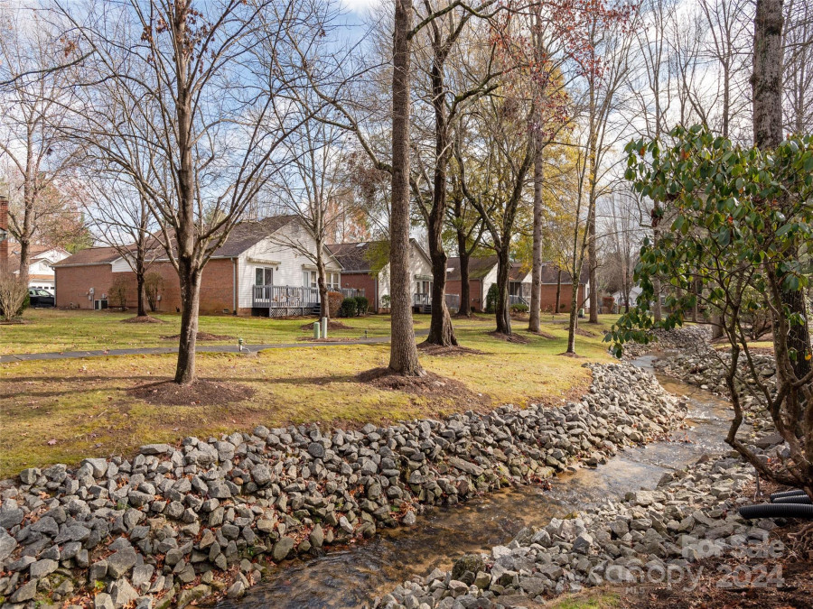 312 Somerton Ct Hendersonville, NC 28791