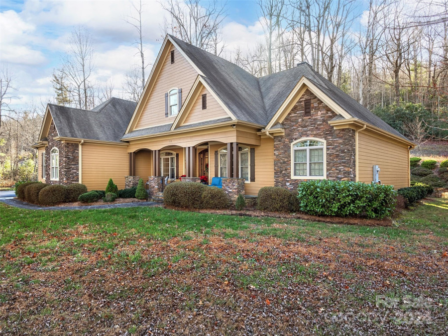 318 Freedom Trail Ct Zirconia, NC 28790