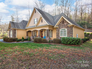 318 Freedom Trail Ct Zirconia, NC 28790