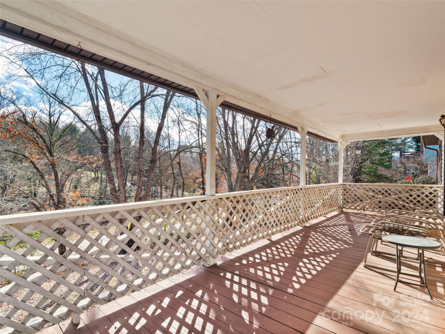 37 Fir Ln Waynesville, NC 28785