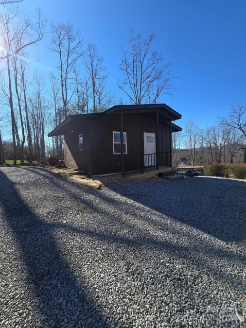 108 Windy Mountain Ln Hendersonville, NC 28792