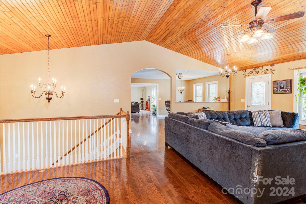 180 Dalton Ln Black Mountain, NC 28711